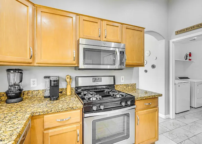 Holiday home W/ Patio, Grill & Mountain Views! Tucson