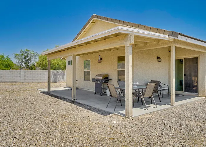 W/ Patio, Grill & Mountain Views! Holiday home *