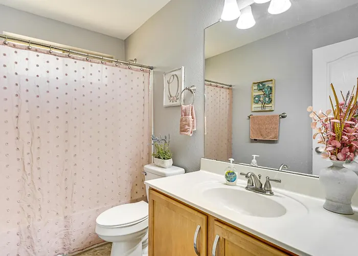 W/ Patio, Grill & Mountain Views! Holiday home Tucson